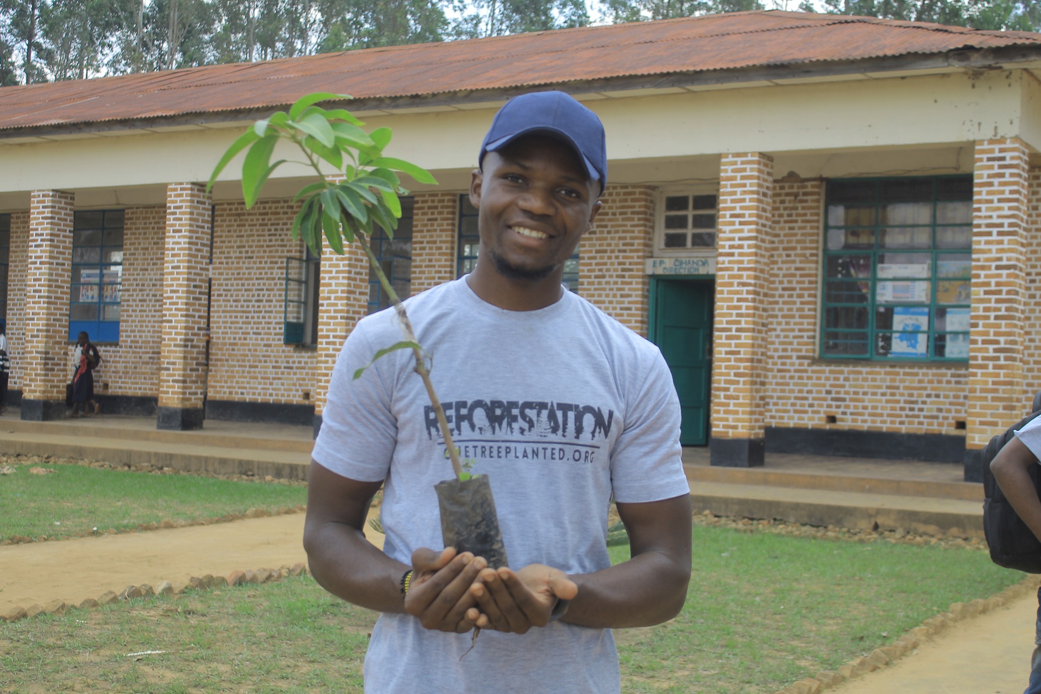Campagne de reforestation à Kashenyi – Mois de la Terre 2022